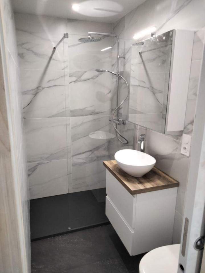 Vasque et douche à l'italienne Pont-Audemer